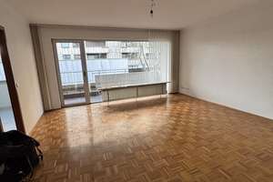 Zentral gelegene 3,5-Raum-Wohnung mit Balkon und Gäste-WC auf ca. 76 m² zu verkaufen