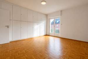 Hollenders Immobilien: Gepflegtes Einfamilienhaus mit Modernisierungsbedarf in attraktiver Lage – Die vollständige Adresse der Immobilie erhältst du vom Anbieter., 50859 Lövenich, Köln – Vorschaubild 13