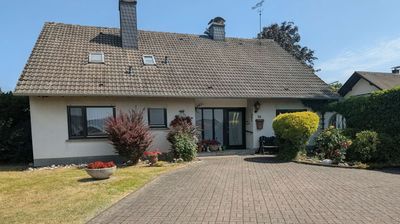 Bebra-Breitenbach: Einfamilienhaus mit ausgebautem Dachgeschoss in bester Lage und großem Grundstück
