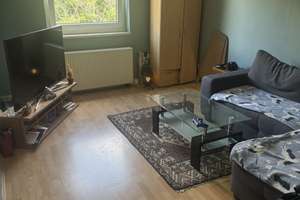 **2\-Zimmer\-Wohnung im 4\. OG mit Garten – Nachmieter gesucht