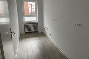 Neues Bad° Neuer Boden° Neues Wohngefühl° 2 Zimmer mit Balkon + separate Küche, guter Schnitt – Weißenburgstraße 67, 40476 Derendorf, Düsseldorf – Vorschaubild 7