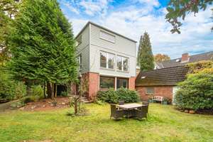 Gepflegtes Zweifamilienhaus mit Gartenidylle - Wohnen in ruhiger Lage von Wellingsbüttel – Die vollständige Adresse der Immobilie erhältst du vom Anbieter., 22391 Wellingsbüttel, Hamburg – Vorschaubild 17