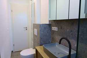 Urban Chic! Frisch renovierte 3-Zimmer-Wohnung mit Loggia und EBK im modernisierten Haus in S-Ost – Wagenburgstraße 97, 70186 Stuttgart – Vorschaubild 4