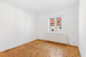 Bezugsfrei & lichtdurchflutet: Charmante 2-Zimmer-Etagenwohnung mit Wintergarten – Tangermünder Weg 5, 13583 Falkenhagener Feld, Berlin – Vorschaubild 7