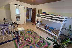 3,5-Zimmer Dachgeschosswohnung mit Balkon, Küche & Klimaanlage – ab sofort zu vermieten – Frieden 1, 64832 Babenhausen – Vorschaubild 4