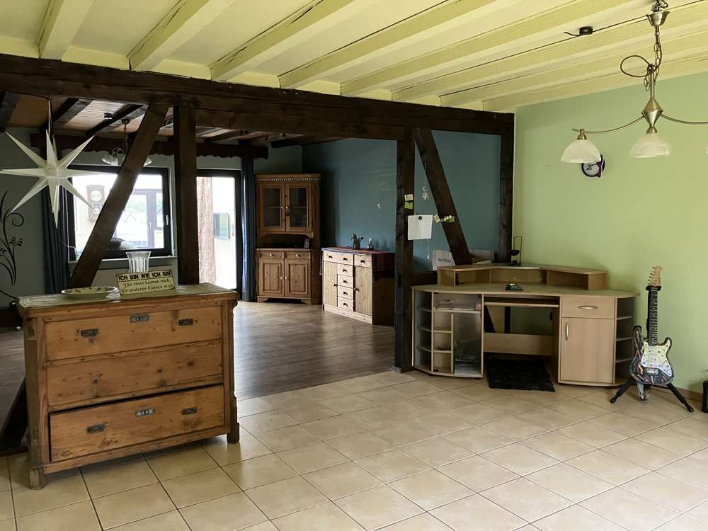 Immobilie in Friedewald - Immobilie mit Schlossblick - Ihr neues Zuhause für die Großfamilie in 57520 Friedewald! - Bild 2