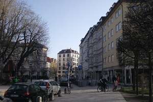 Modernisierte 2,5 Zimmer-Wohnung mit Balkon zum Innenhof in München-Lehel – Seitzstr. 12, 80538 Lehel, München – Vorschaubild 13