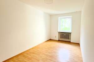 Immobilien Schneider - München-Lehel - Attraktive 3 Zimmer-Wohnung in zentraler Lage – Die vollständige Adresse der Immobilie erhältst du vom Anbieter., 80538 Lehel, München – Vorschaubild 4