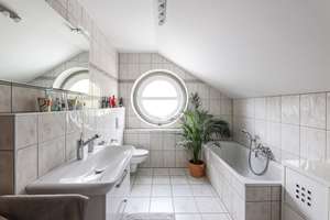 Einziehen und wohlfühlen: Attraktive Dachgeschosswohnung mit sonnigem Balkon und Tageslichtbad – 45472 Heißen, Mülheim an der Ruhr – Vorschaubild 21