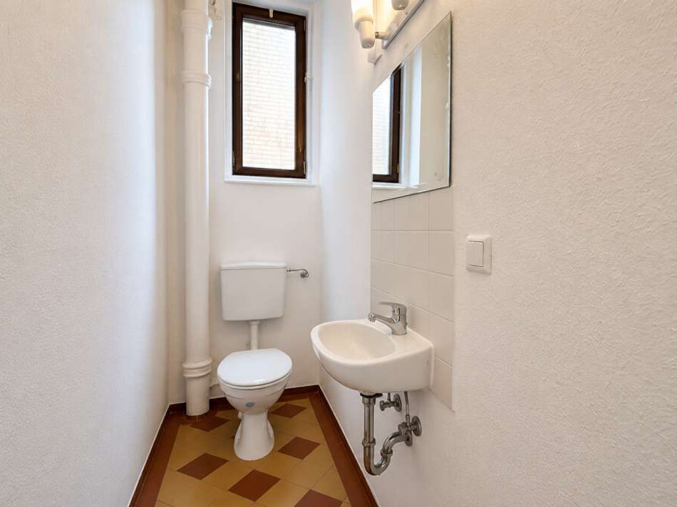 1.OG rechts WC