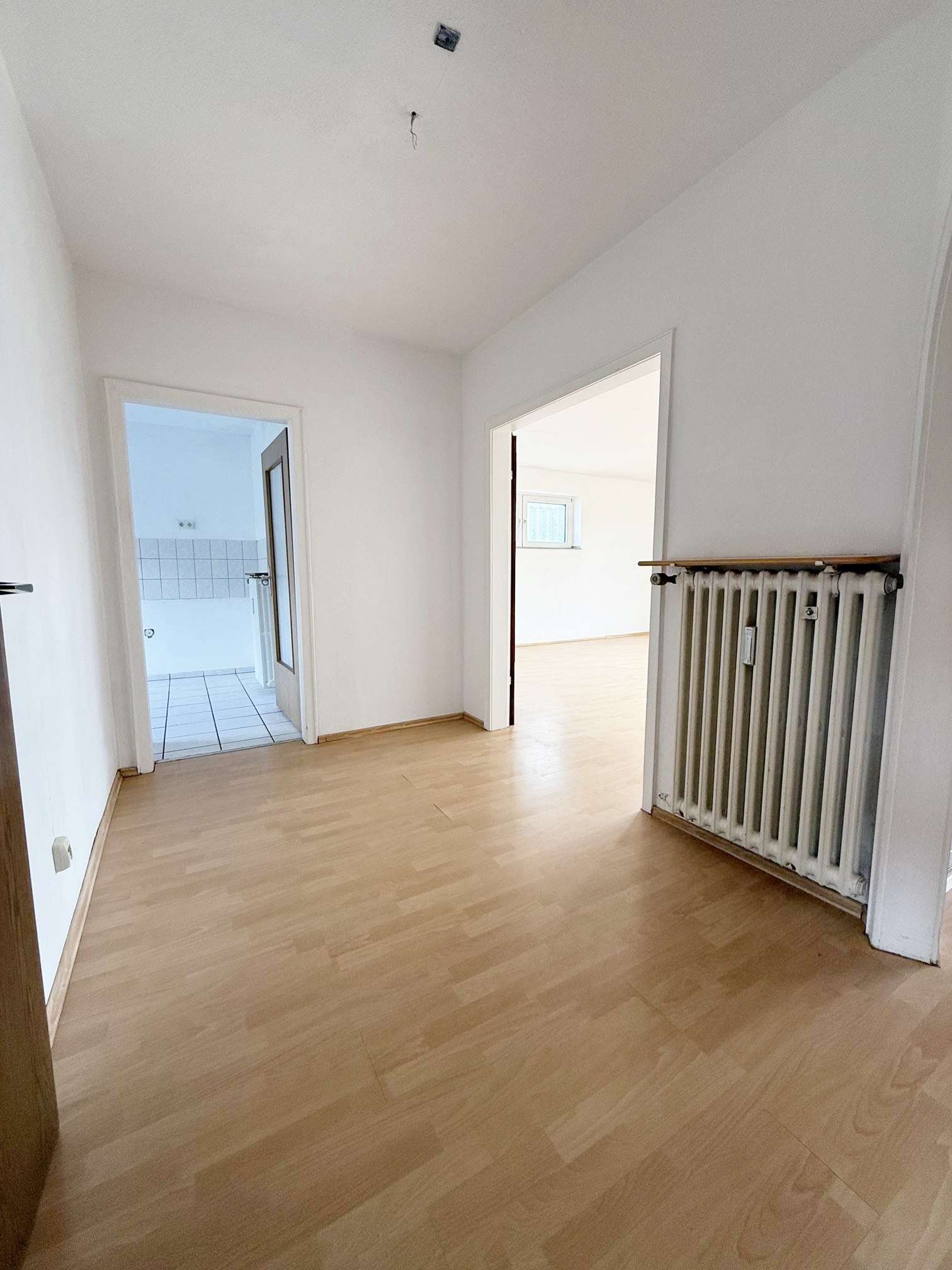 Immobilie in Monheim am Rhein - Mehrgenerationenhaus mit vielseitigem Potenzial. - Bild 3