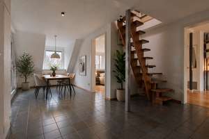 Helle 2 Zimmer Dachgeschosswohnung  Mitten im Leben – Die vollständige Adresse der Immobilie erhältst du vom Anbieter., 22763 Hoheluft-West, Hamburg – Vorschaubild 4