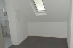 Modernisierte Dachgeschosswohnung mit schöner Aussicht – Nachtigallenweg 43, 42349 Cronenberg, Wuppertal – Vorschaubild 5