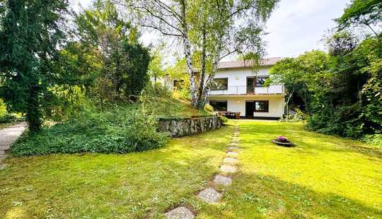 Bild von Ein Juwel im Schönheitsschlaf auf parkähnlichem Grundstück nahe Frankfurt am Main