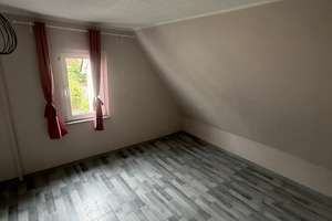 Dachgeschoss Wohnung - Warmmiete inklusive Strom  – Weisenauer Straße 52, 65428 Rüsselsheim am Main – Vorschaubild 2