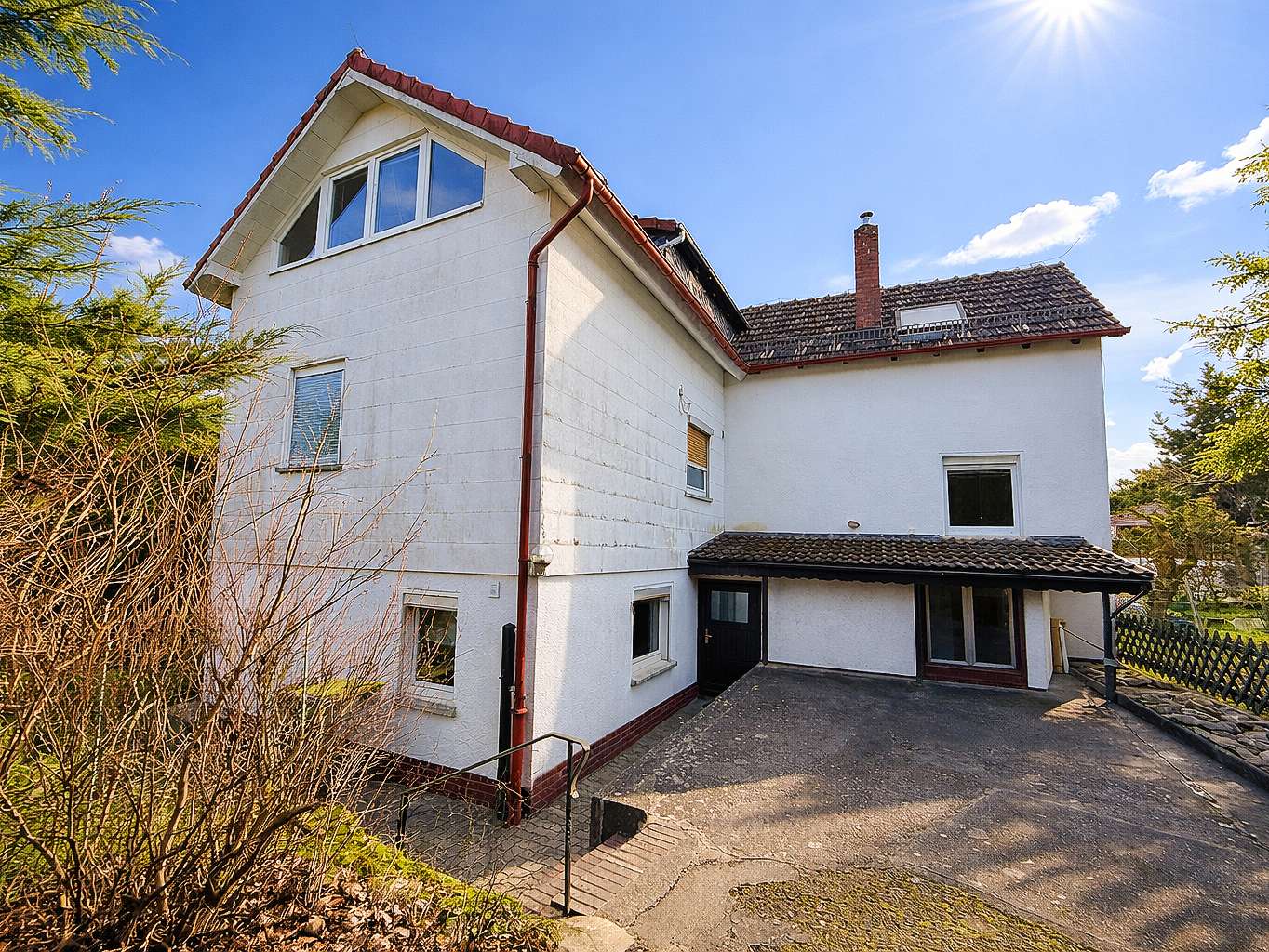 Großzügiges Wohnhaus mit traumhaften Garten in Mönchröden, Coburg Kreis – Bild 1