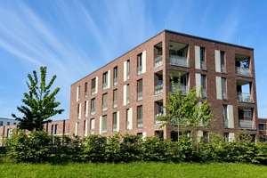 Uferblick - Leben direkt am Wasser - helle Eckwohnung mit 2 Tageslichtbädern – Julienne-Trouet-Platz 35, 30453 Limmer, Hannover – Vorschaubild 2