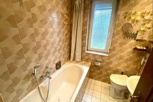 *attraktive Lage - Dreifamilienhaus* – Hof – Vorschaubild 12