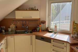 Geschmackvolle, gepflegte 2,5-Zimmer-Dachgeschosswohnung mit geh. Innenausstattung mit EBK – Wildenfelser Straße 22, 81249 Aubing-Süd, München – Vorschaubild 9