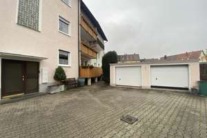Voll vermietetes 3-Familienhaus mit 2 Garagen und Stellplatz in zentrumsnaher Lage in Weiden zu verk – Die vollständige Adresse der Immobilie erhältst du vom Anbieter., 92637 Lerchenfeld, Weiden in der Oberpfalz – Vorschaubild 2