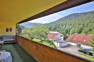 Naturnah & vielseitig: Zweifamilienhaus mit Erweiterungsmöglichkeiten in Waldrandlage – Calw (Kreis) – Vorschaubild 2