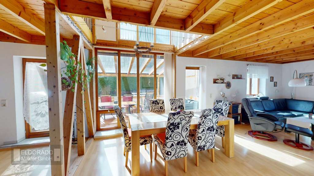 Immobilie in Waldachtal - Stilvolles Wohnhaus mit Galerie, Kamin und großem Garten in naturnaher Lage - Bild 0