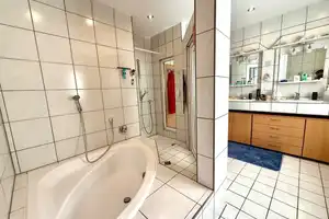 Großes und gepflegtes Wohnhaus in zentraler Ortslage! – Koblenz – Vorschaubild 8