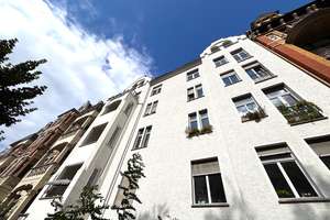 Altbaucharme mit Potenzial – 3-Zimmerwohnung im Wiesbadener Westend – Die vollständige Adresse der Immobilie erhältst du vom Anbieter., 65195 Westend / Bleichstraße, Wiesbaden – Vorschaubild 1
