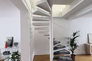Wunderschöne lichtdurchflutete Maisonette-Wohnung mit großer Terrasse in bester Lage von Oberkassel