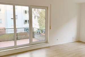 Helle 3-Raum-Wohnung mit Einbauküche + Balkon & Tiefgarage auf dem Kaßberg – Leonhardtstraße 7b, 9112 Kaßberg, Chemnitz – Vorschaubild 2