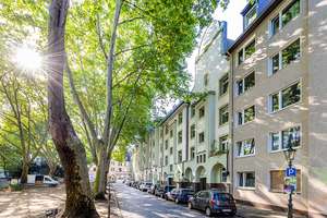 Wunderschöne 2-Zimmer-Altbauwohnung mit modernem Bad und Balkon – Essener Str. 2, 40476 Derendorf, Düsseldorf – Vorschaubild 2