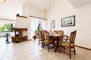 • Exklusiver BUNGALOW mit giebelhohen Decken, Kamin & wohnlichem Souterrain in gehobener Lage... – Die vollständige Adresse der Immobilie erhältst du vom Anbieter., 41238 Giesenkirchen-Mitte, Mönchengladbach – Vorschaubild 9