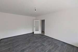 Geräumige und gut geschnittene 3-Zimmer-Wohnung mit BALKON und Wannenbad – Friedrich-Engels-Str. 46, 47169 Marxloh, Duisburg – Vorschaubild 2