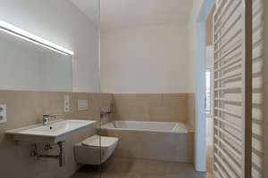 Großzügige 4-Zi. Whg. mit Balkon, hochwertiger EBK, Ankleide & Gäste-WC mit Dusche – Nachodstraße 15B, 10779 Wilmersdorf, Berlin – Vorschaubild 10