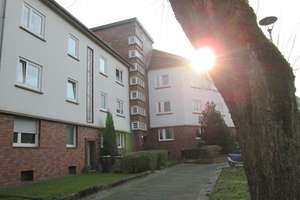 Schöne Singlewohnung mit Balkon !