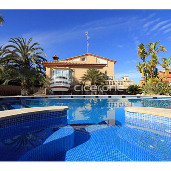 Exklusives Haus im traditionellen Stil in Benaguacil, Valencia.