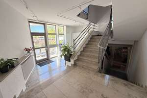 Exklusives Architektenhaus mit Einliegerwohnung in Bestlage - Achalm – Die vollständige Adresse der Immobilie erhältst du vom Anbieter., 72766 Reutlingen-Mitte, Reutlingen – Vorschaubild 4