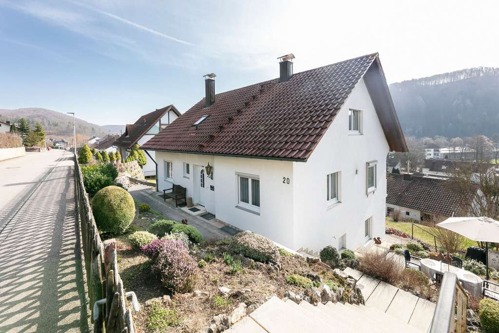 Immobilie in Schelklingen - Ruhige Aussichtslage - 
Viel Platz für die ganze Familie! - Bild 1