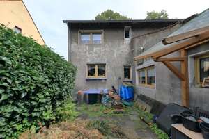 Gartenliebhaber aufgepasst! Familienfreundliches Zweifamilienhaus mit Modernisierungsbedarf  – Die vollständige Adresse der Immobilie erhältst du vom Anbieter., 45355 Borbeck-Mitte, Essen – Vorschaubild 3