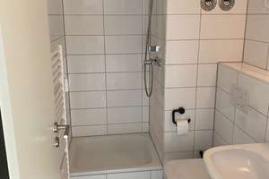 Befristete Untermiete: Möblierte 2-Zimmer-Wohnung mit Dachterrasse & Tiefgarage – Roseggerstraße 1, 93051 Kumpfmühl-Ziegetsdorf-Neuprüll, Regensburg – Vorschaubild 5