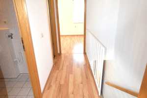 Charmante 3-Zimmer-Maisonettewohnung mit Terrasse und großzügiger Raumhöhe – Stuttgart – Vorschaubild 5
