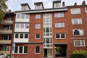 Sanierte 3-Zimmer-Wohnung mit Balkon in Eilbek! – Eilbeker Weg 40, 22089 Eilbek, Hamburg – Vorschaubild 1