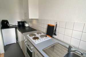 BEFRISTET bis 31.03.26 Möblierte 1-Zimmer-Wohnung zur Zwischenmiete (7 Monate) – Benzenbergstraße 46, 40219 Düsseldorf – Vorschaubild 3