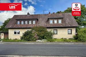 Kapitalanleger aufgepasst! 2 DHH auf 1228m² mit 242,1m² Wfl., 3 Garagen – Die vollständige Adresse der Immobilie erhältst du vom Anbieter., 37412 Herzberg am Harz – Vorschaubild 1