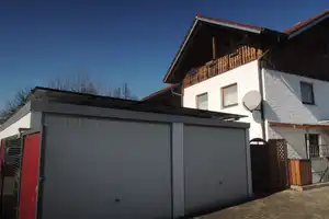 Kapitalanleger aufgepasst-Großzügiges 3-Familienhaus in Emmerting zum Kauf – Emmerting, Altötting (Kreis), 84547 Altötting (Kreis) – Vorschaubild 5