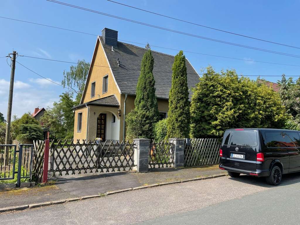 Renovierungsbedürftiges Einfamilienhaus mit Potenzial in beliebter Lage!