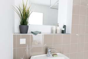Zentral und modern:  Möbliertes Apartment mit großzügigem Balkon in Düsseldorf Rath – 40472 Rath, Düsseldorf – Vorschaubild 12