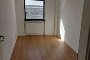 Panoramablick! Wunderschöne, helle und gemütliche Wohnung mit Terrasse und Balkon in der Innenstadt! – Bahnhofstraße 61/63, 66111 St. Johann, Saarbrücken – Vorschaubild 13