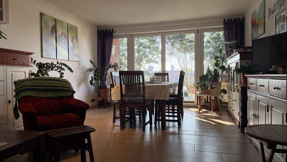 Immobilie in Warder - Einfamilienhaus mit Einliegerwohnung und Doppelgarage in ruhiger Wohnlage von Warder - Bild 1