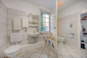 freistehendes Zweigenerationshaus mit Potenzial zum 3 Familienhaus mit ca. 263 qm – Die vollständige Adresse der Immobilie erhältst du vom Anbieter., 42653 Gräfrath, Solingen – Vorschaubild 37